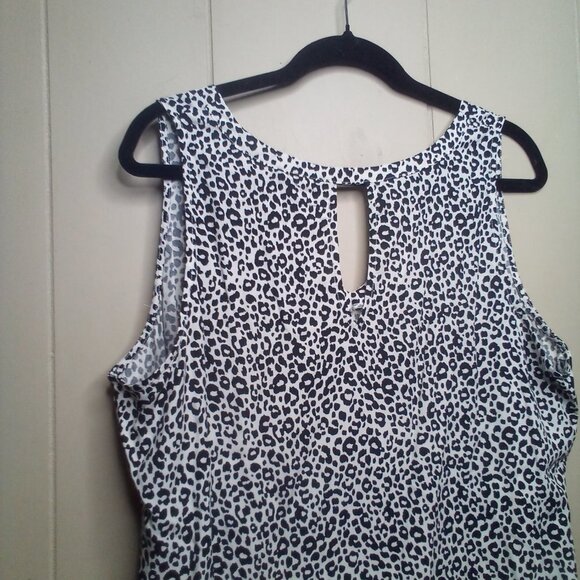 Old Navy Blouse XL Sleeveless V-Neck Flowing Animal Print Black White - Picture 2 of 15